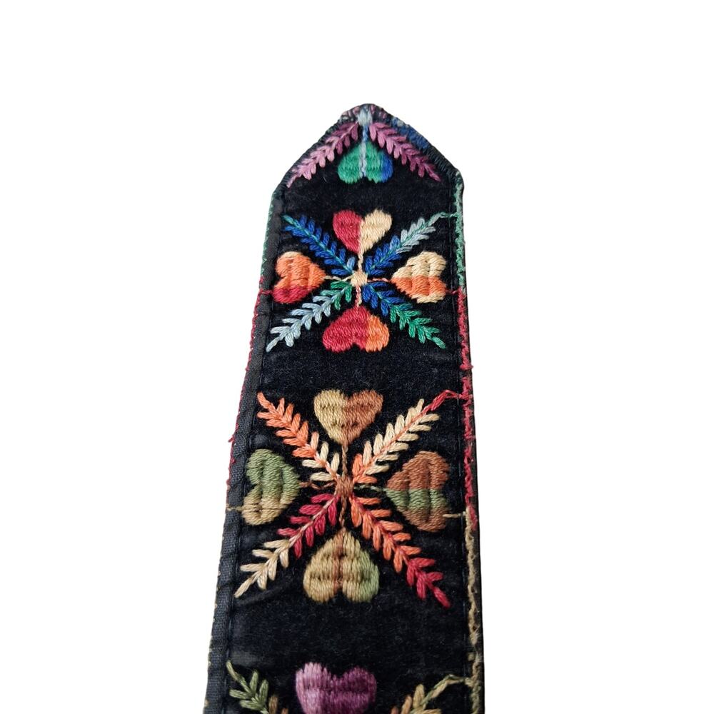 Ladies Vintage Bechelli Black Velvet Embroidered Belt Size Large Colorful - Picture 5 of 5